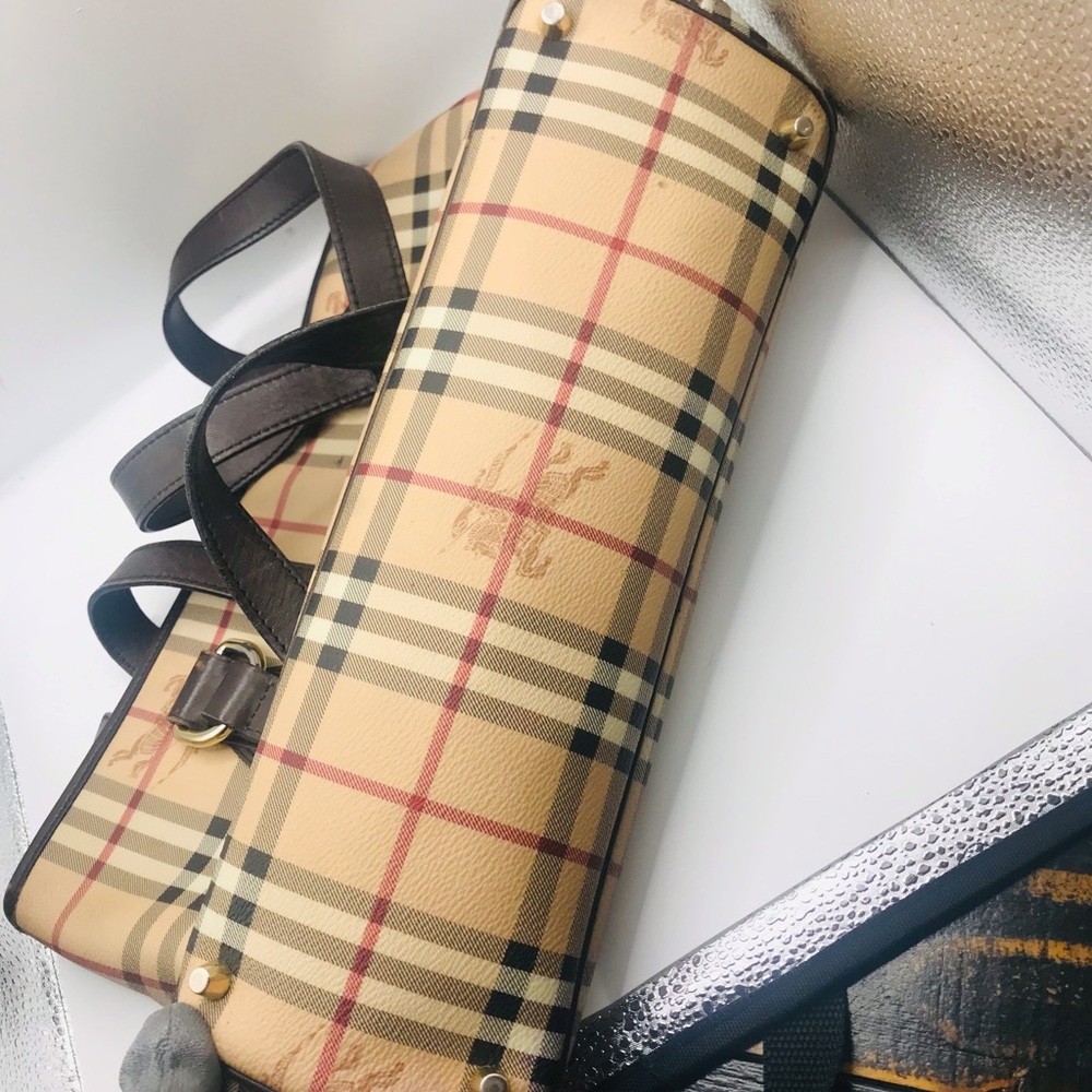 Burberry Beige Haymarket Check Regent Tote Bag - Picture 14 of 16